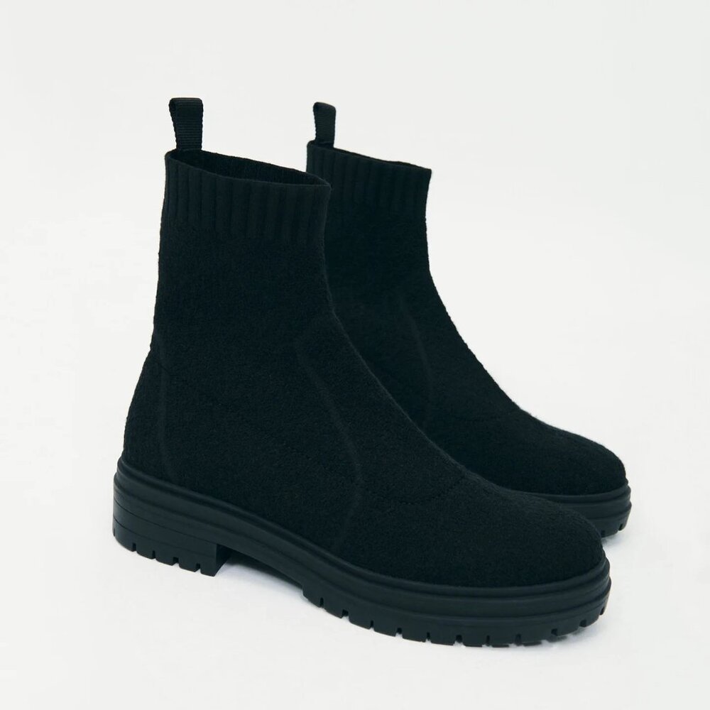 NEVER WORN Naadam Knit Chelsea Boot - Size 7